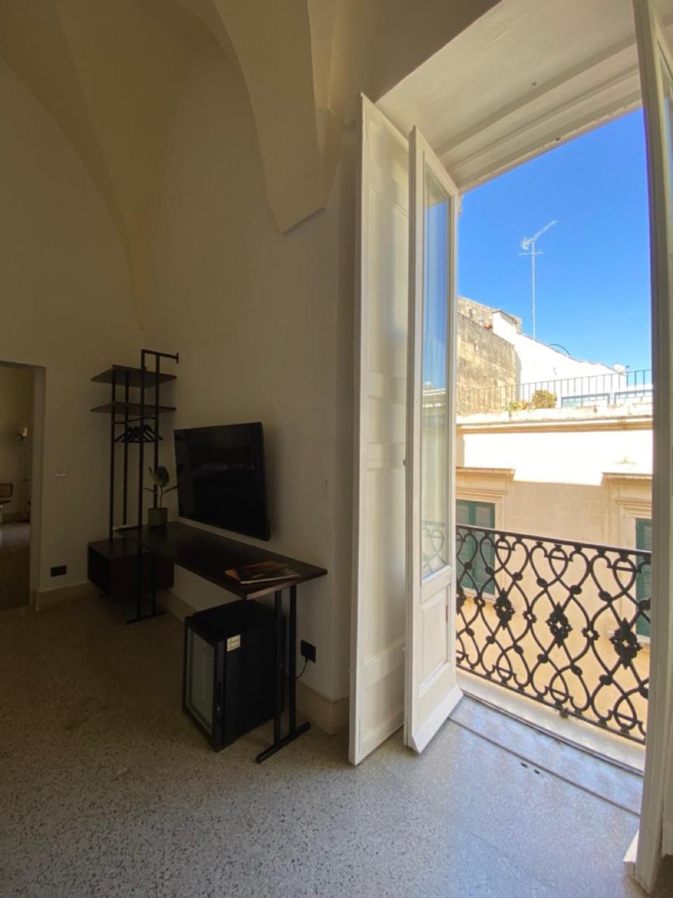 Roiss Haus Suites Lecce Esterno foto