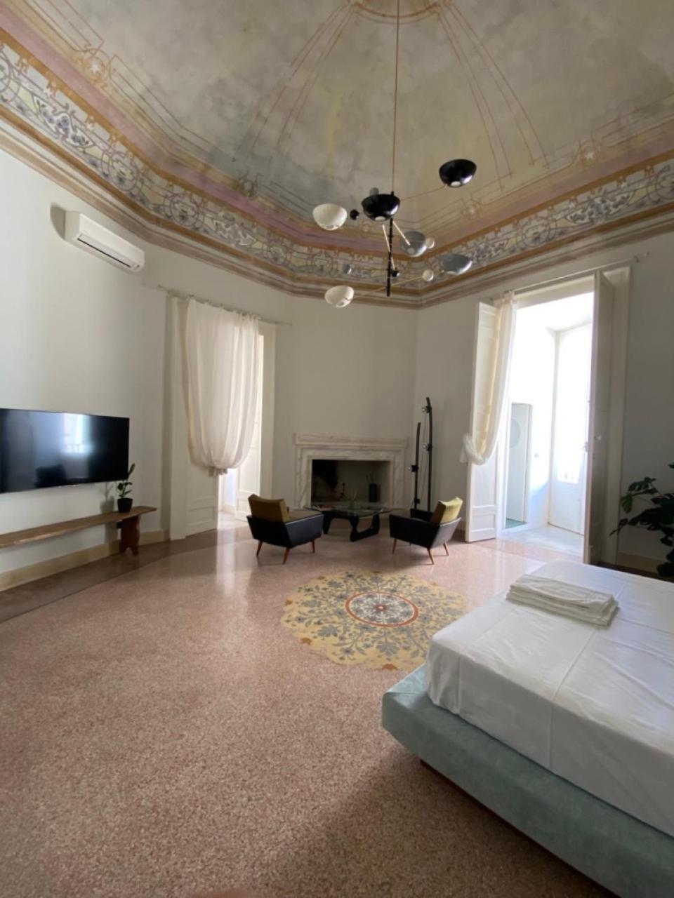 Roiss Haus Suites Lecce Esterno foto